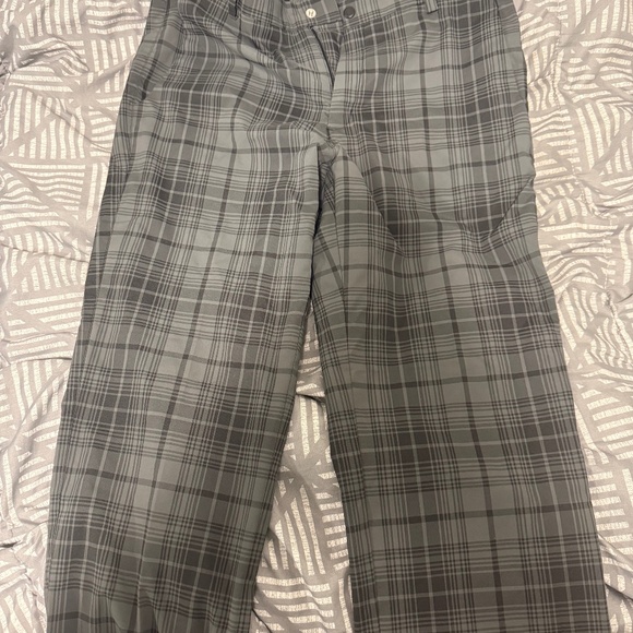 Nike Golf Pants Dri Fit Dry Tour Performance Black Gray Plaid Mens Size 32x30 - Picture 1 of 3
